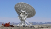 PICTURES/The Very Large Array Telescope - VLA/t_Antenna & Mover2.JPG